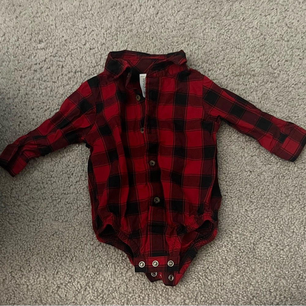 Cat & Jack Holiday Suspenders with Bow Tie with 6 months - Picture 3 of 5